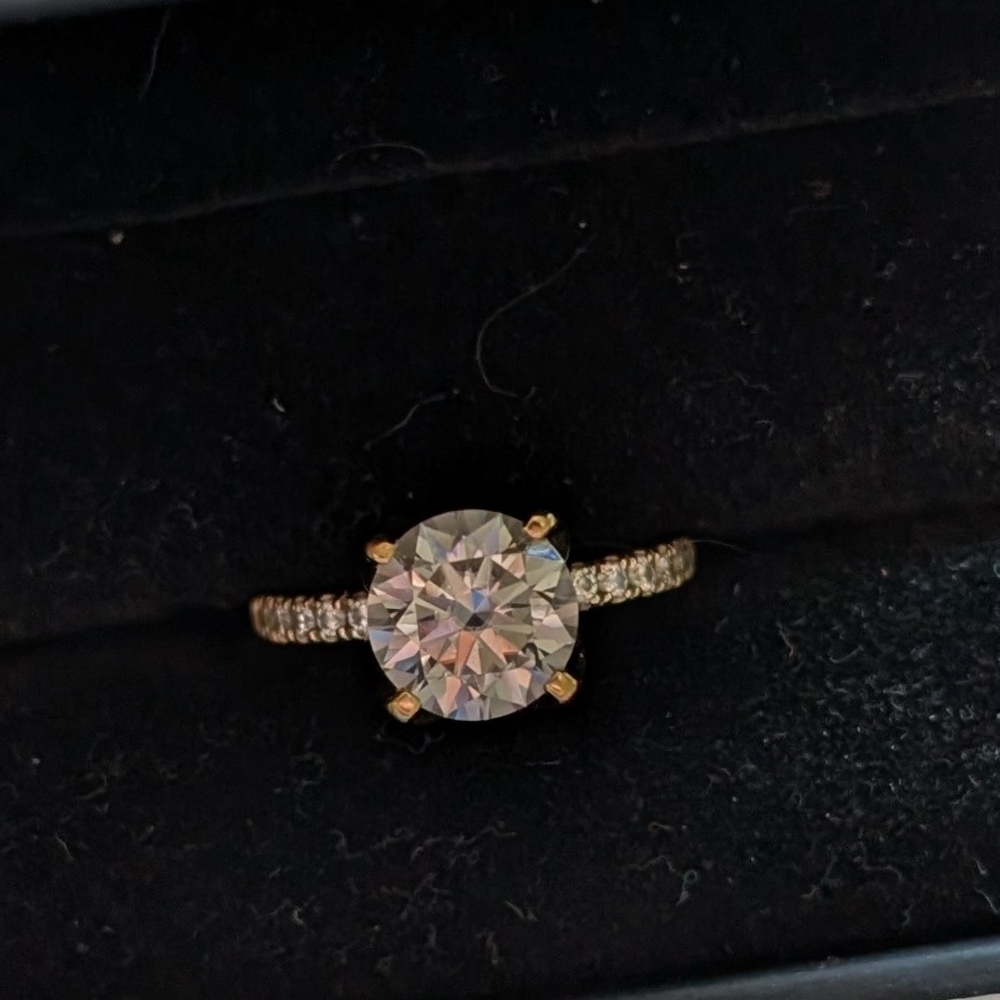 Elegant Gold and Silver Women's Ring